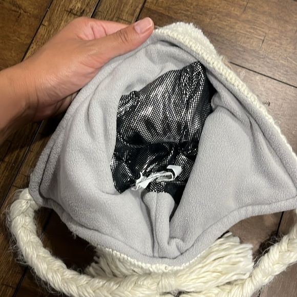 Columbia Fleece-lined Beanie - Picture 2 of 3